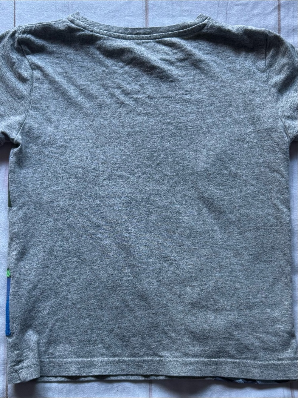 Mini Boden Gray Tee with Colorful Dinosaur Appliqués size 7-8 - Picture 6 of 6